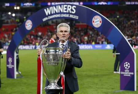 一项高度依 一项高度依